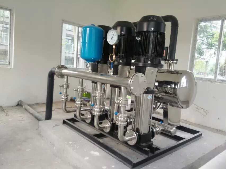 无负压供水设备3泵.jpg 无负压供水设备3泵.jpg