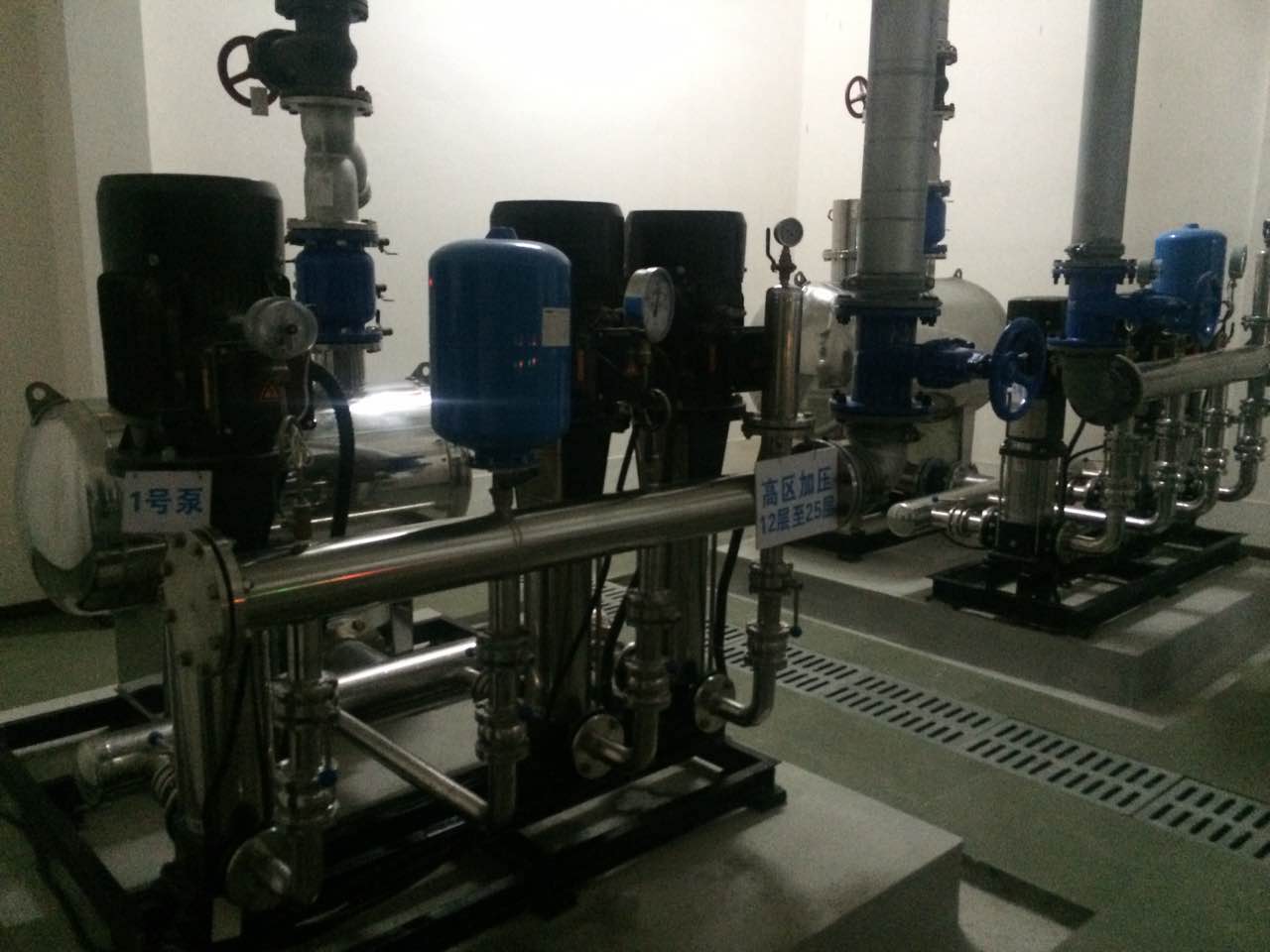 高楼二次加压供水设备一套价格大概多少